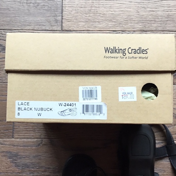 Walking cradles size 8 wide black Sandals - Picture 4 of 4